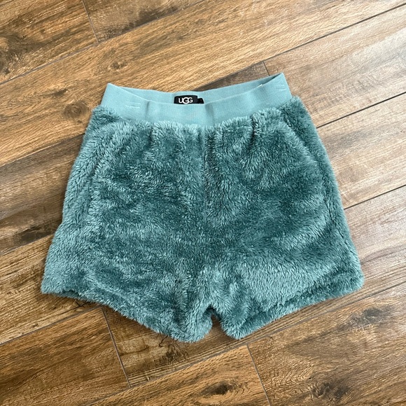 UGG Camila Sherpa Shorts Small, UGG soft Shorts - Picture 3 of 10